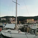 Διαμέρισμα 5 *